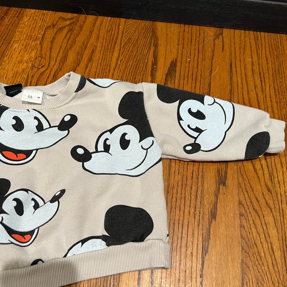 Zara x Disney Mickey Sweatshirt & Joggers Set - Picture 5 of 10